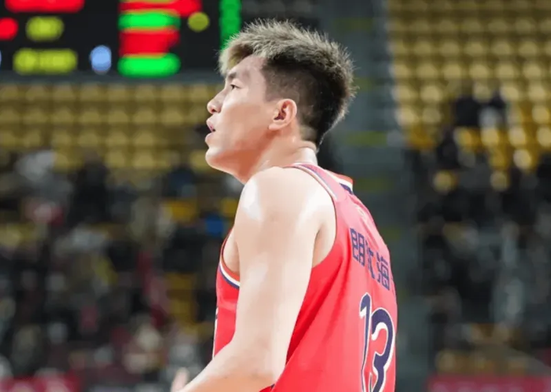 开云体育官网-米切尔：对于郭艾伦上场我们要耐心些，最近几场有时间限制