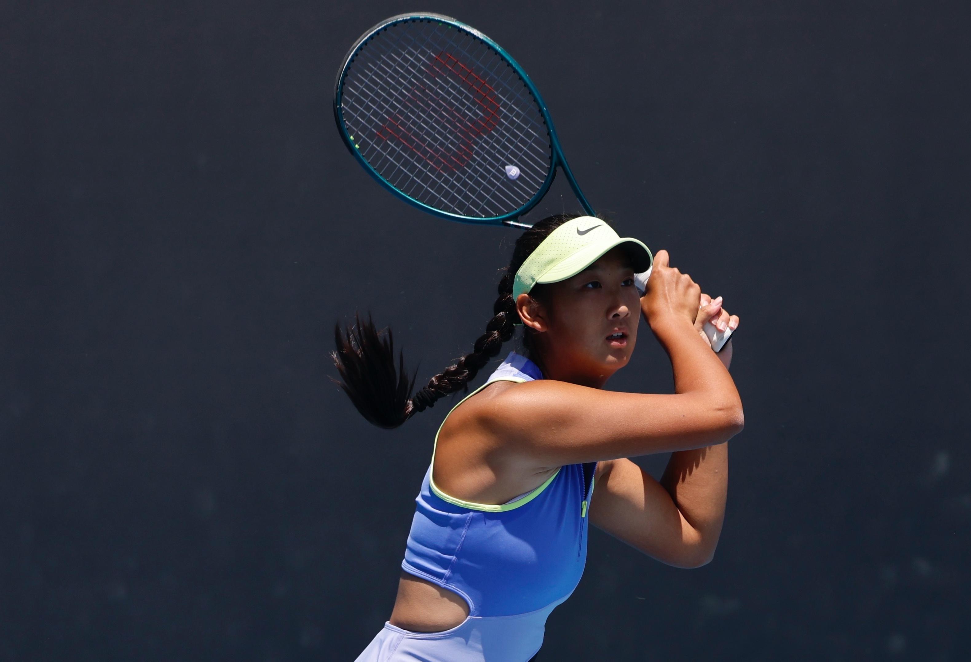 开云体育官网-2-1逆转进八强！中国女网17岁1米80小花蜕变：追赶郑钦文王欣瑜？